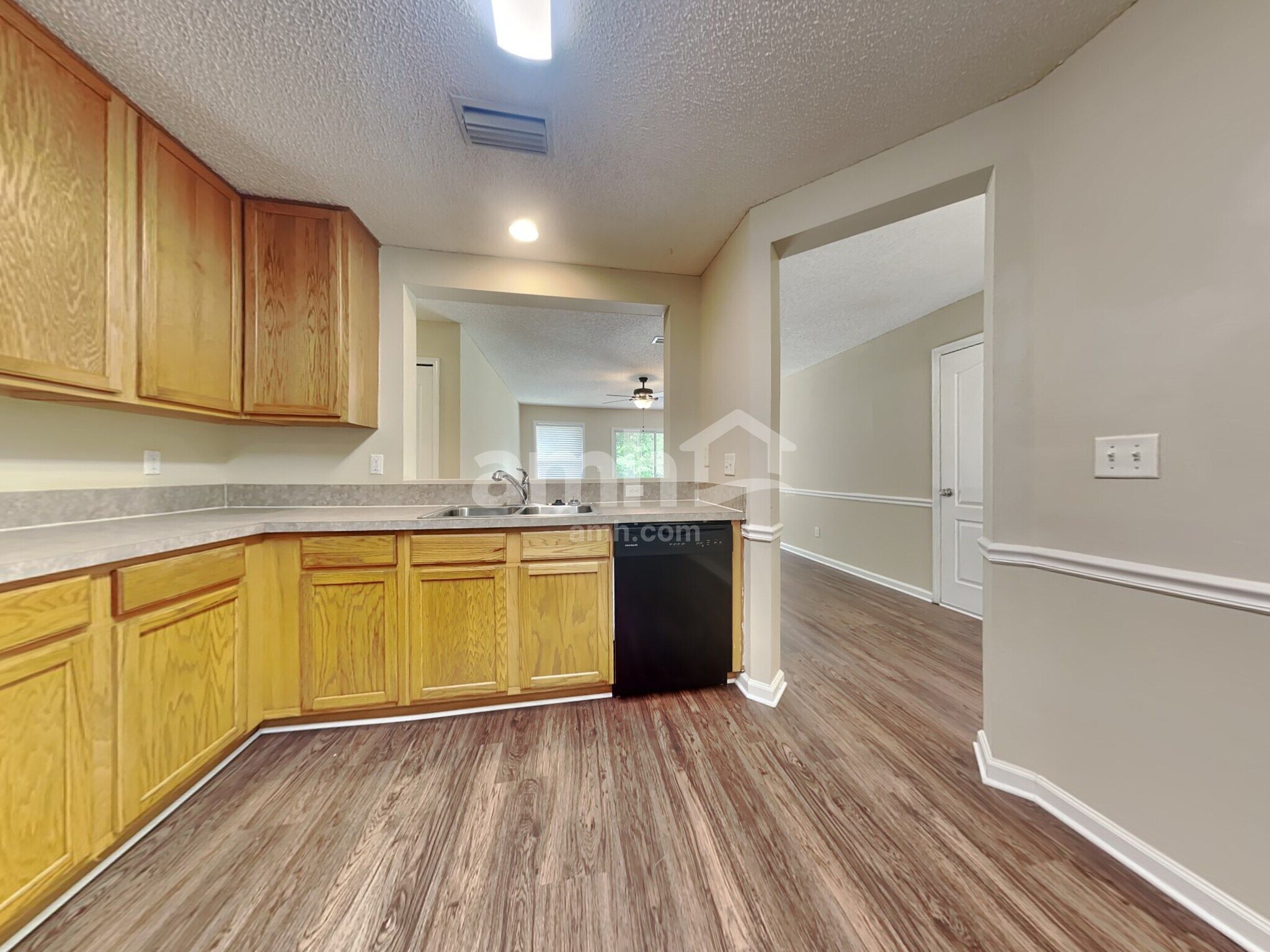Building Photo - 7049 Beekman Lake Dr