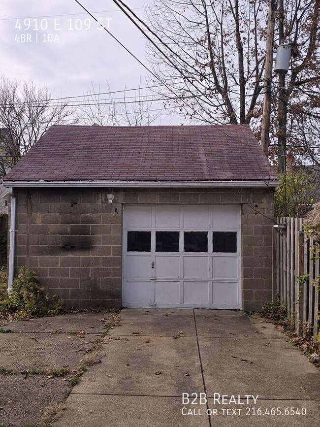 Building Photo - Charming 4-Bedroom Single Family Home Now ...