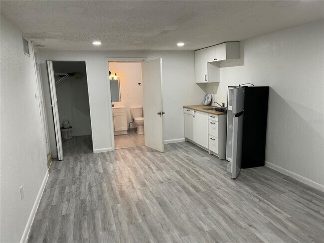 Building Photo - 1735 Moose Dr