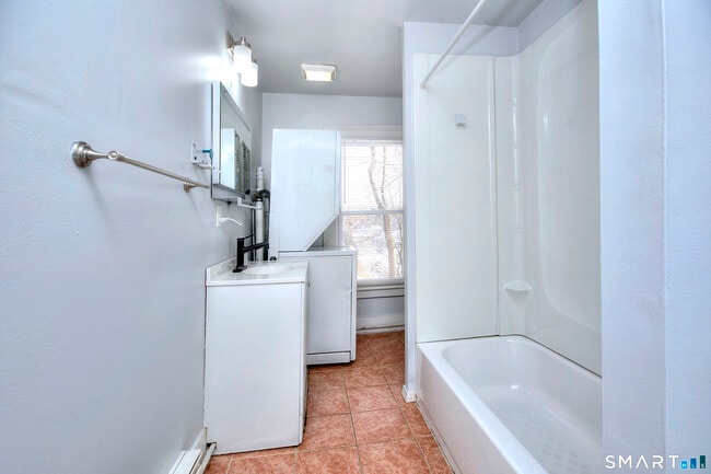 Building Photo - 56 Franklin St