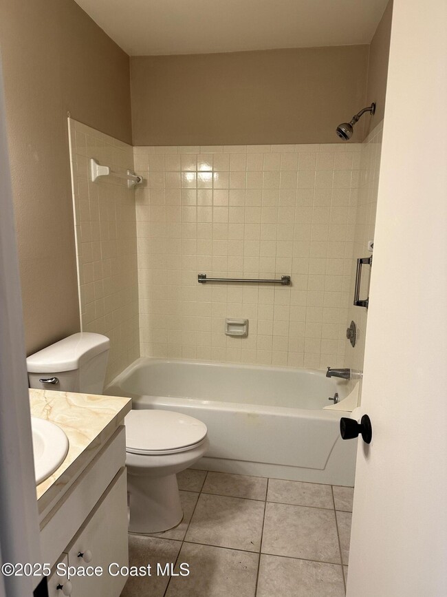 Building Photo - 1441 Sheafe Ave NE