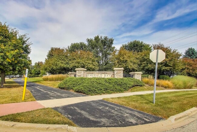 Building Photo - 474 S Jade Ln