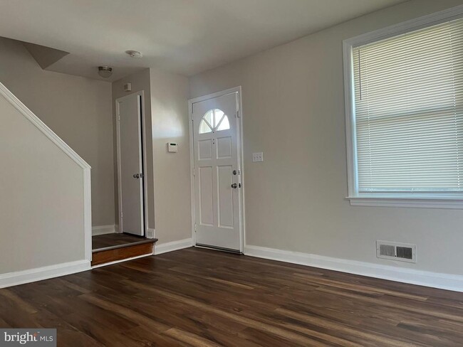 Building Photo - 210 Cherrydell Rd