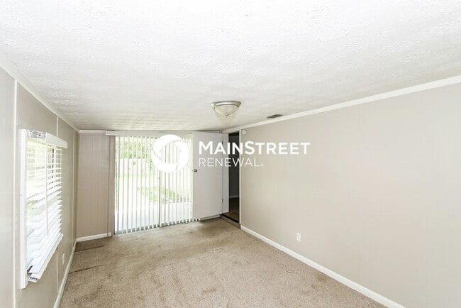 Building Photo - 3 Bedroom Pet-Friendly Home in Jacksonville, FL with Main Street Renewal