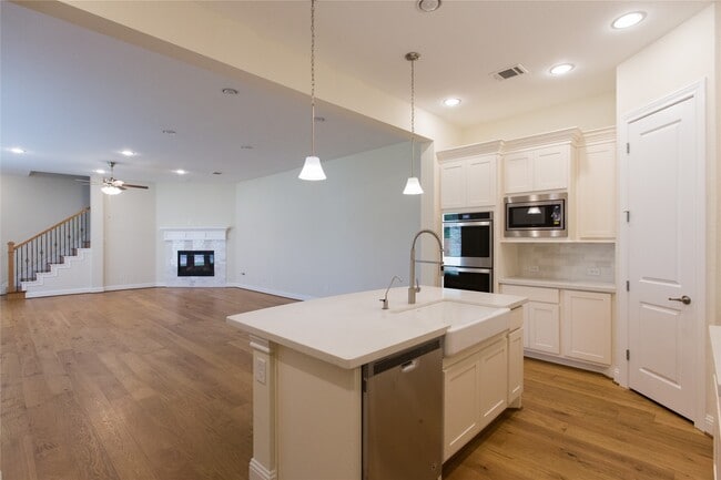 Building Photo - 7402 Kearney Hill Ln