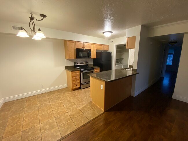 Primary Photo - 2095 South Main Street