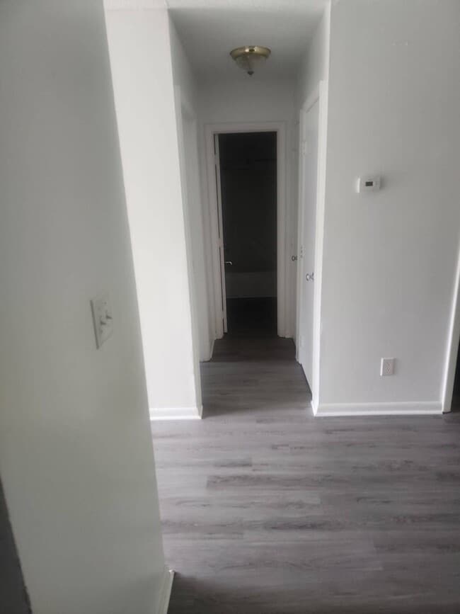 Building Photo - 2 Bedroom 2 Bathroom Duplex