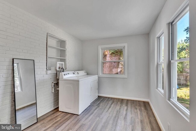 Building Photo - 5809 Fifer Dr