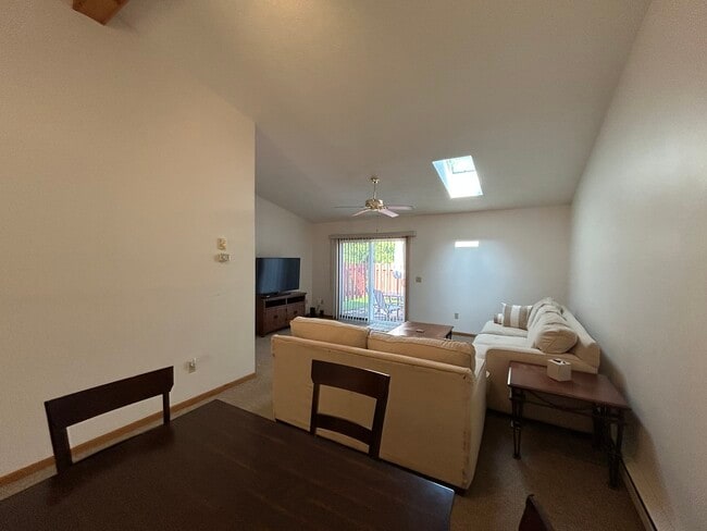 Building Photo - 651 Sturbridge Dr