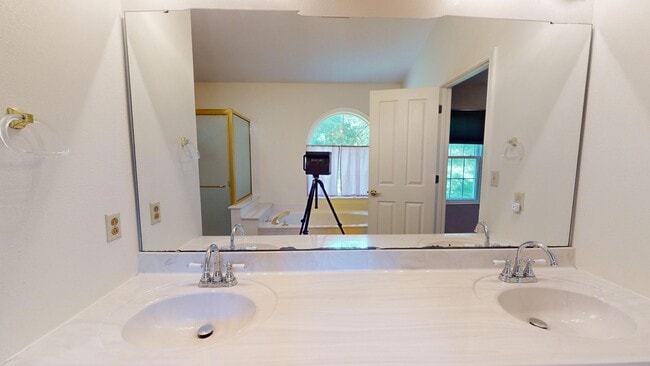Building Photo - 1125 Butternut Ln