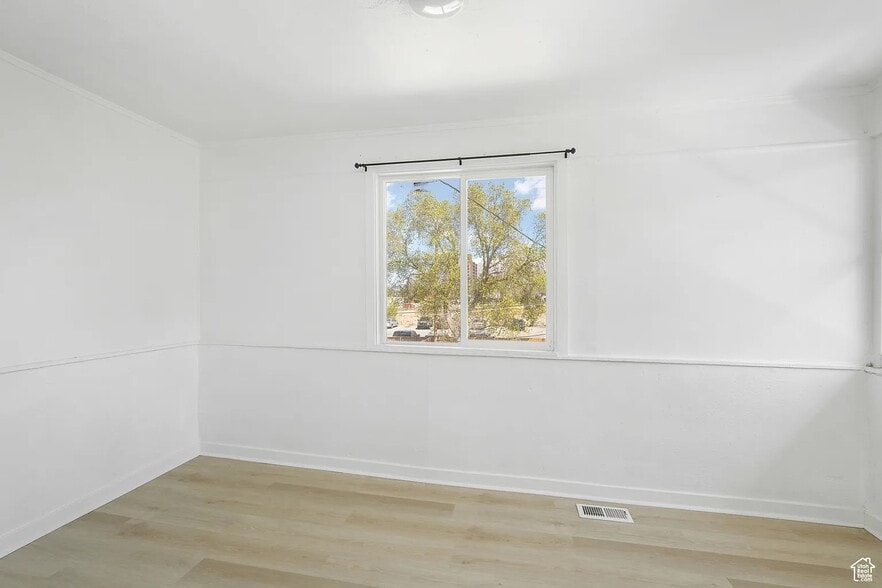 Building Photo - 832 25th St