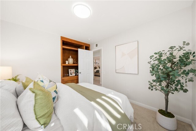 Building Photo - 10 Alderbrook