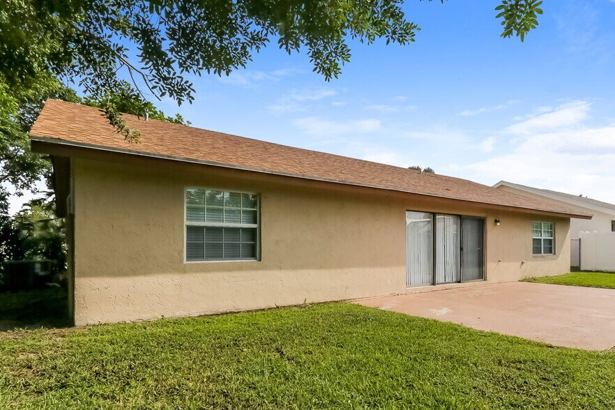 Building Photo - 9702 Nevada Pl