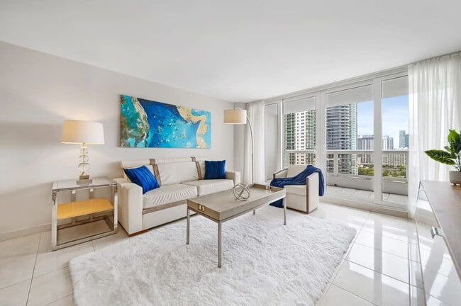 Building Photo - 1717 N Bayshore Dr