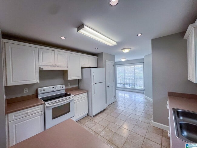 Building Photo - 1057 Wyndham Ln