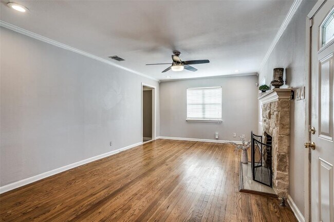 Building Photo - 1026 Cliffdale Ave