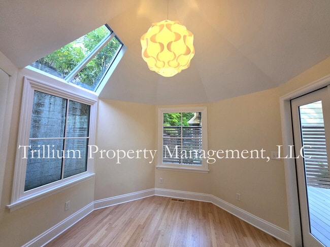 Building Photo - 2665 SW Brae Mar Ct
