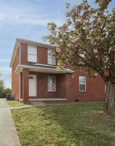 Building Photo - 561 Hampton Way