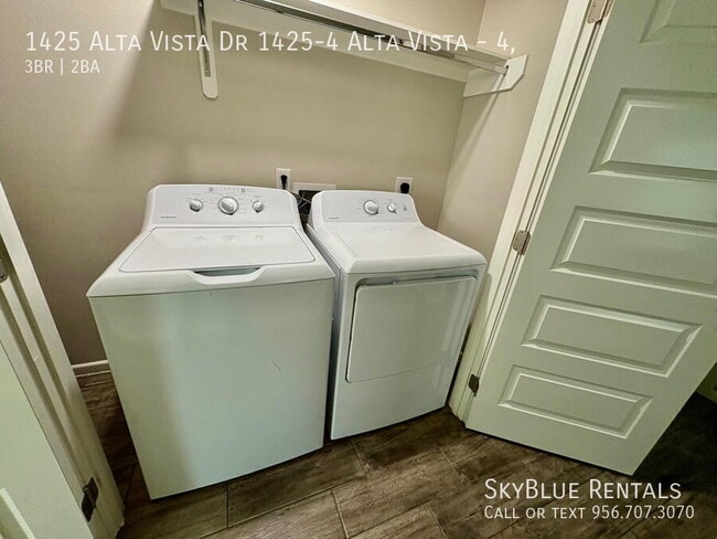 Building Photo - 1425 Alta Vista Dr