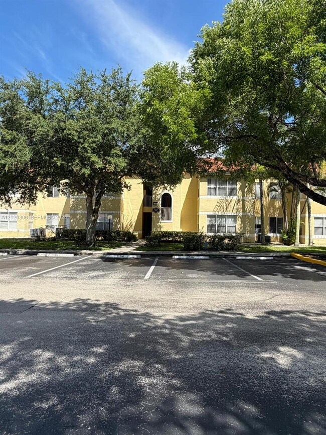 Building Photo - 12950 Vista Isles Dr