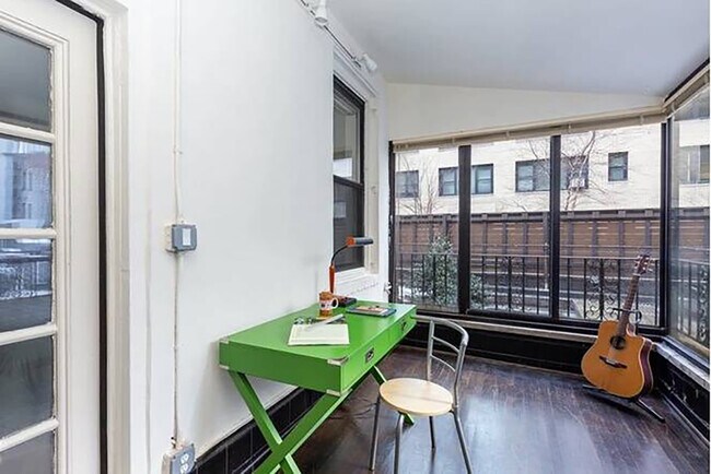 Building Photo - 325 W 57th St