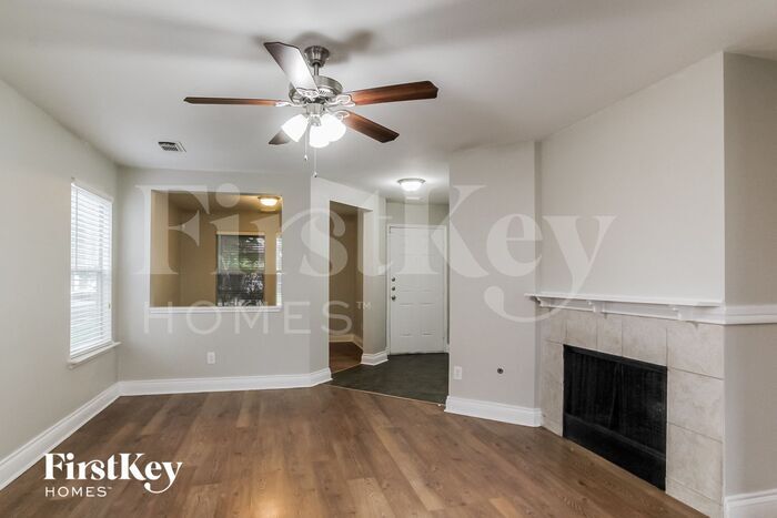 Building Photo - 8115 Villandry Ln