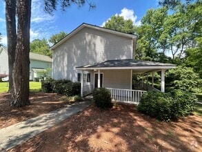 Building Photo - 1113 Country Town