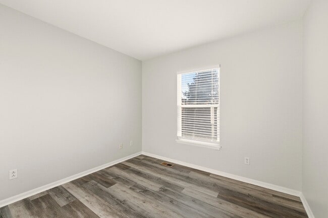 Building Photo - Beautiful Stroh Ranch 4 Bedroom, 2.5 Bath Home, Brand New Kitchen Appliances READY JUNE 5th