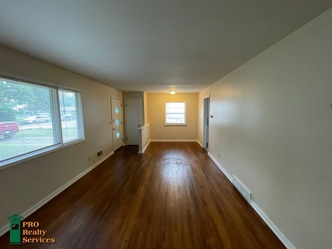 Primary Photo - 2 Bedroom Home in Blaine