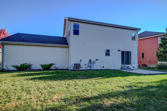 Building Photo - 2633 Koshkonong Way