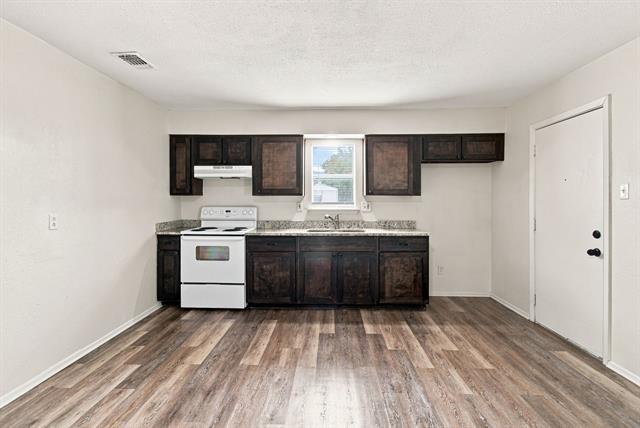 Building Photo - 1833 Pelican Dr N