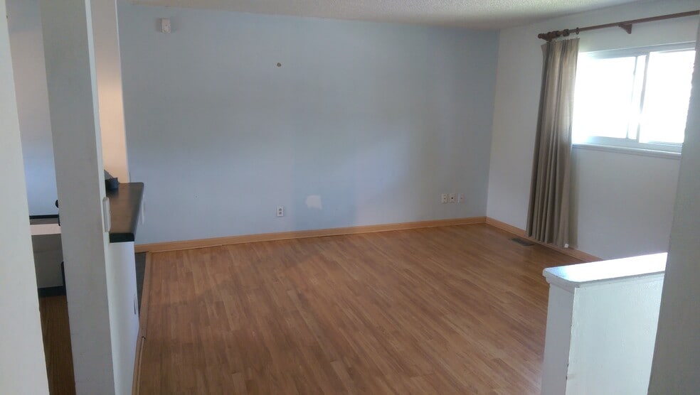 Building Photo - 2228 Fernwood Drive