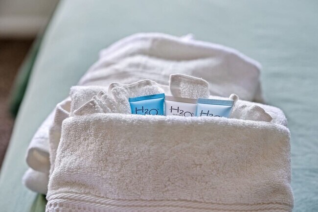 Building Photo - 15001 Caribou Ct