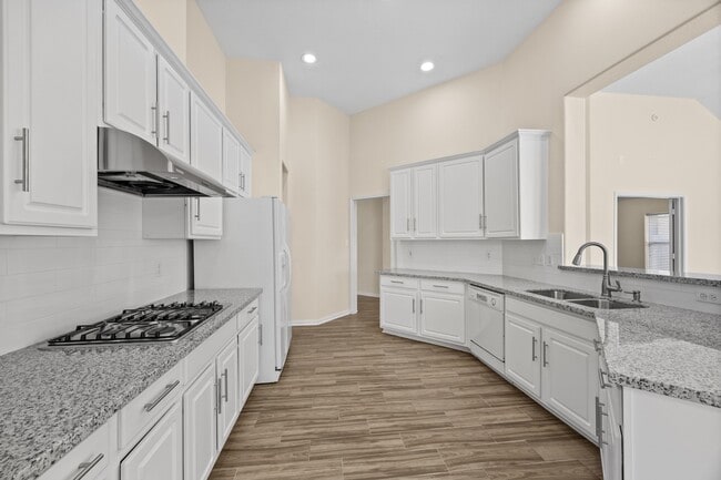 Building Photo - 623 S Marathon Way