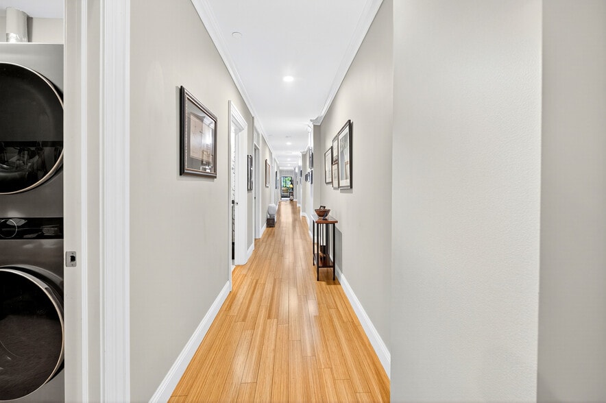 Building Photo - 325 S Salina St