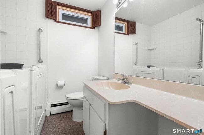 Building Photo - 304 Olmstead Hill Rd