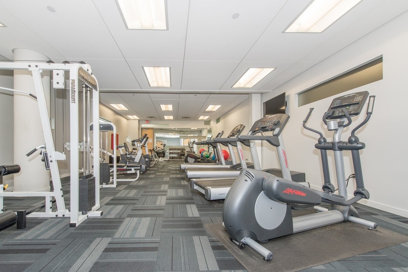 Building Photo - 8151 33rd Ave S