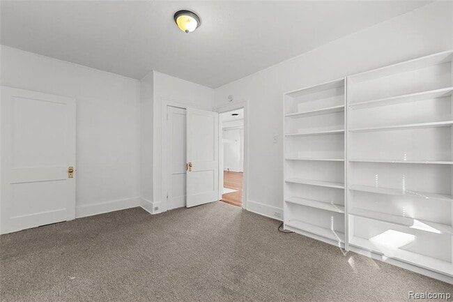 Building Photo - 1157 Virginia Park St