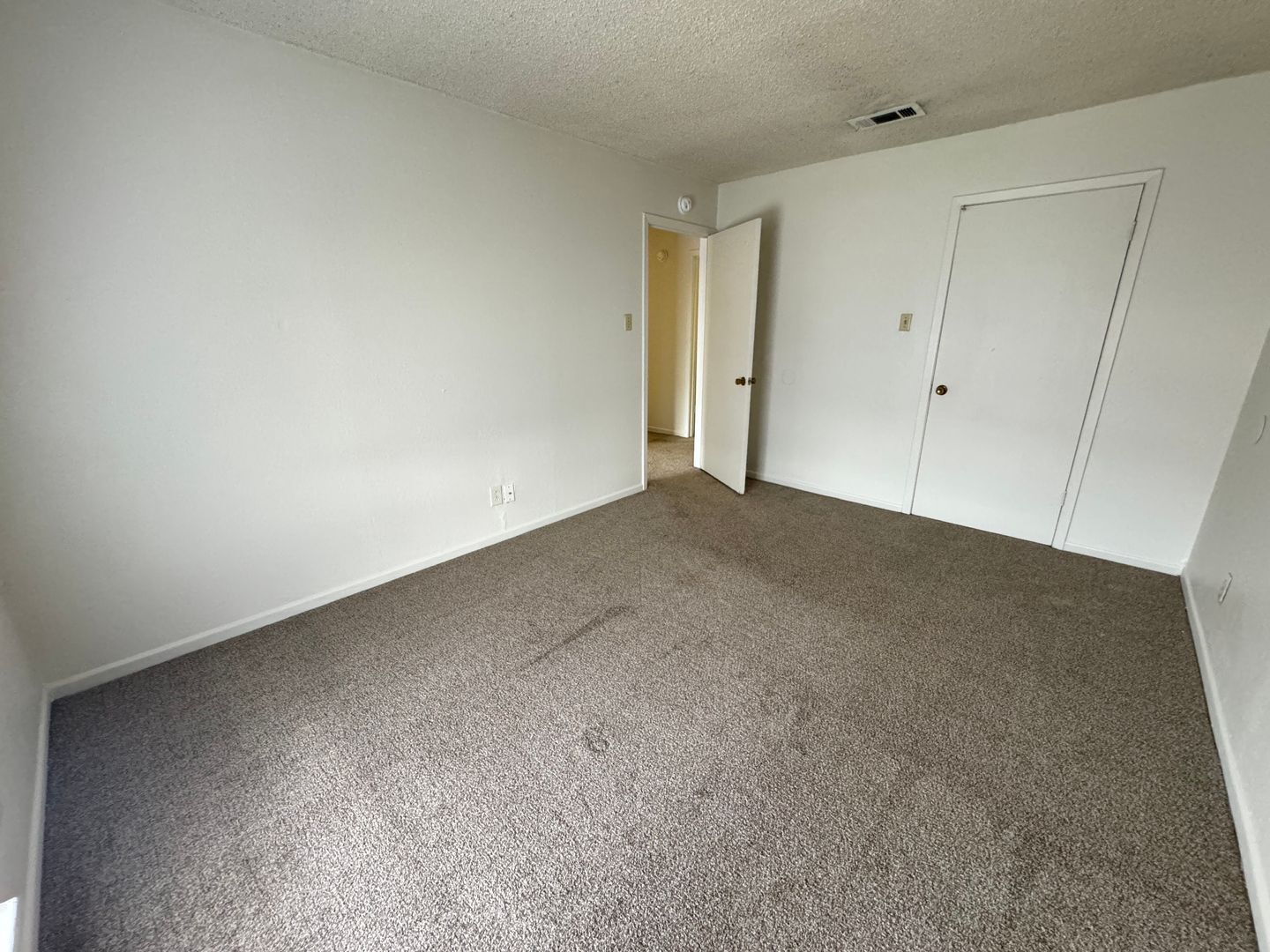 Building Photo - 4306 Lake Rd