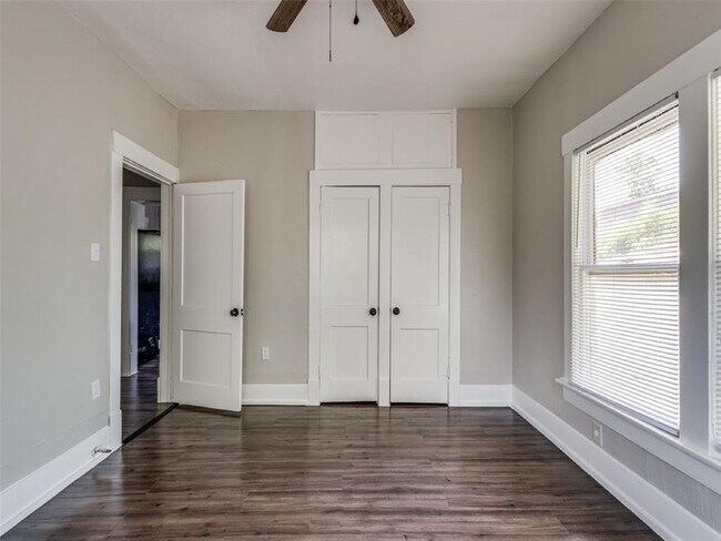 Building Photo - 8318 Lawler St