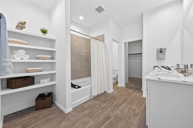 Building Photo - 24206 Foxdale Bay Ct