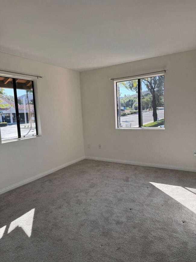 Building Photo - 1 bed 1 ba home Available Now- Rancho San ...
