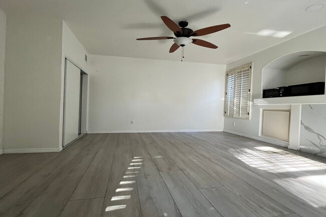 Building Photo - 1453 Rancho Hills Dr