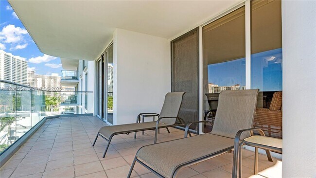 Building Photo - 19707 Turnberry Way