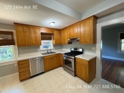 Building Photo - 325 14th Ave NE