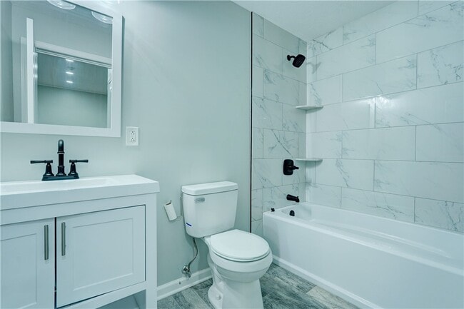 Building Photo - 138 S Union St