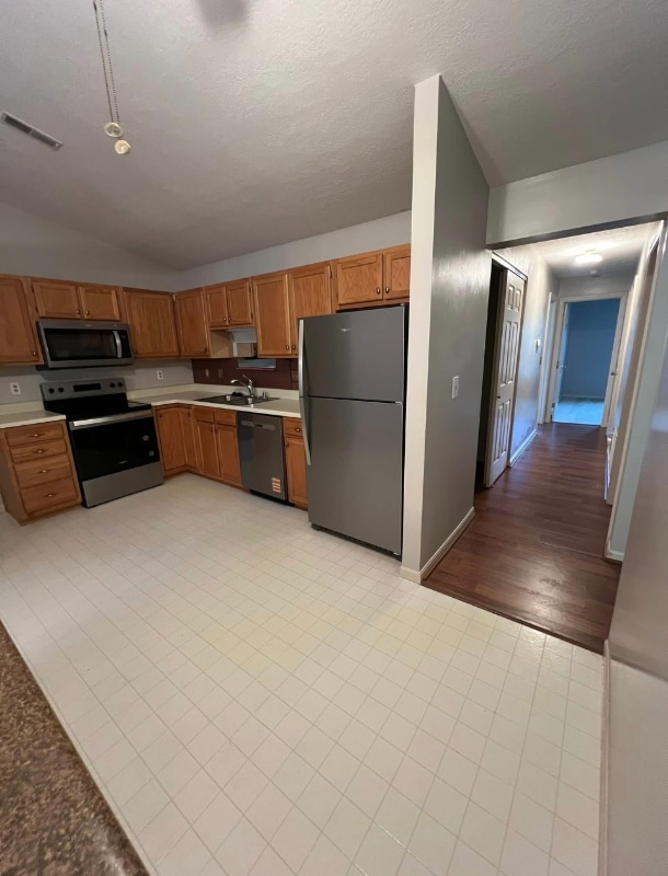 Building Photo - 3701 W Galbraith Rd