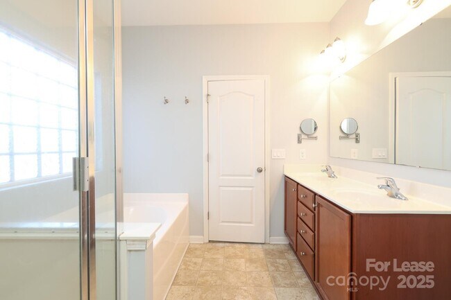 Building Photo - 1512 Sunflower Field Pl