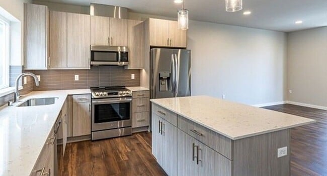 Building Photo - Brand New Pinehurst Home with Hardwood Floors & Easy I-5 Access