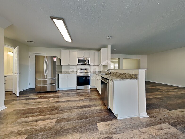 Building Photo - 2362 Hummingbird Ln